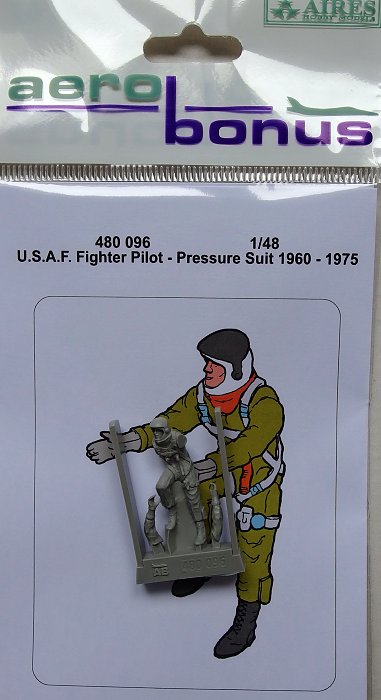 1/48 USAF fighter pilot - pressure suit (1960-75)