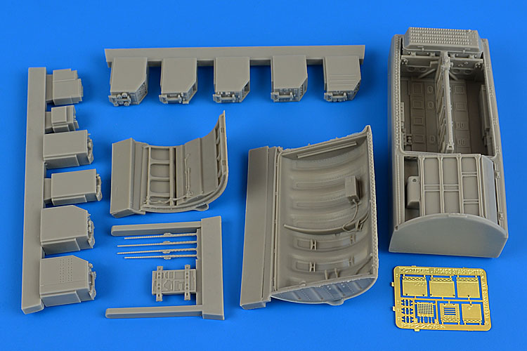 1/32 F-104G/S Starfighter electronics&ammunit.bay