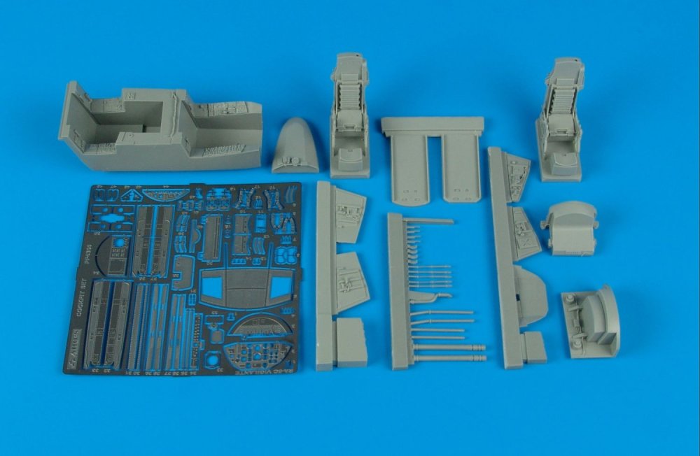 1/48 RA-5C Vigilante cockpit set   (TRUMP)