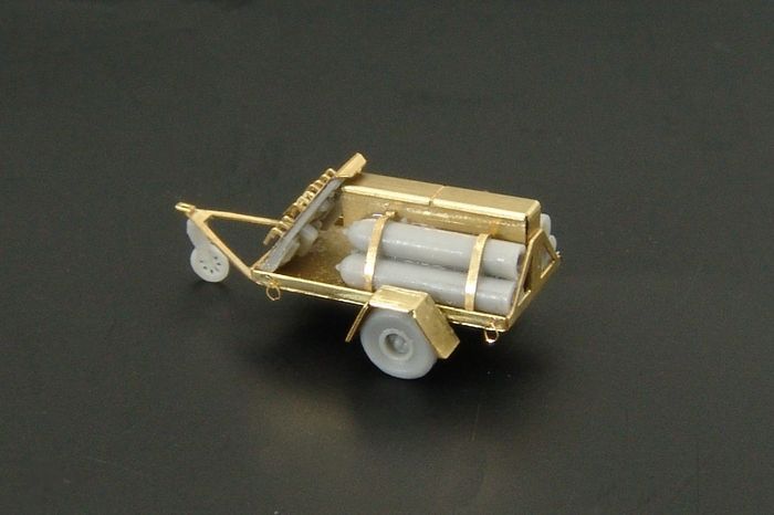 1/144 U.S.NAVY Oxygen cart (2pcs.)