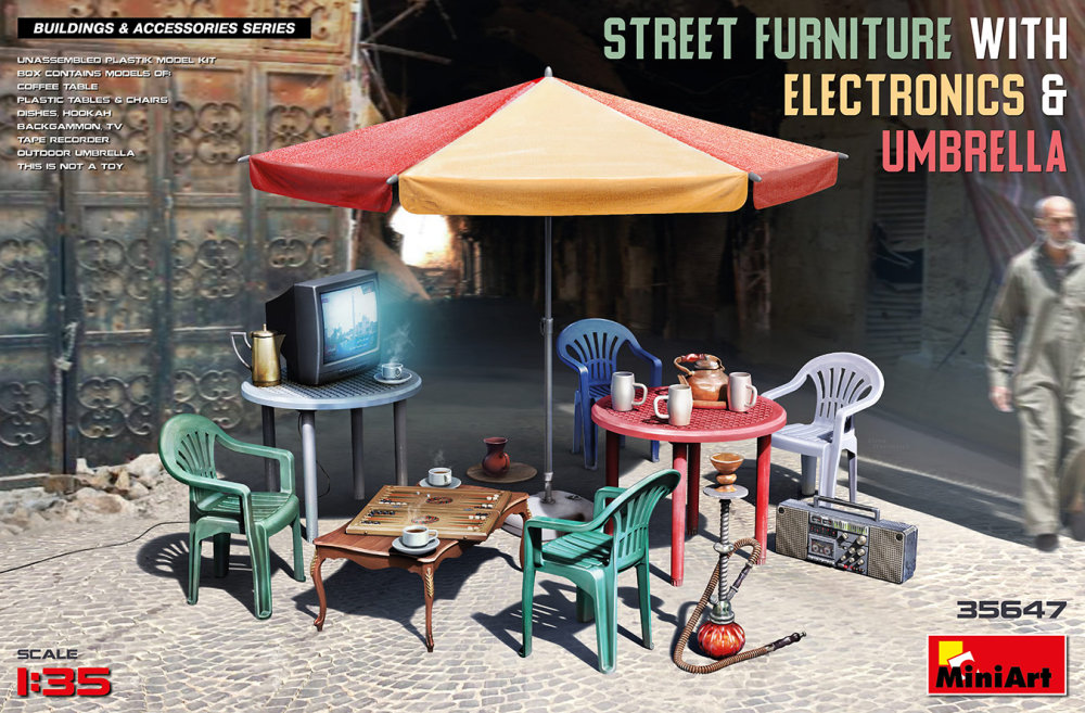 1/35 Street Furniture with Electronics & Umbrella